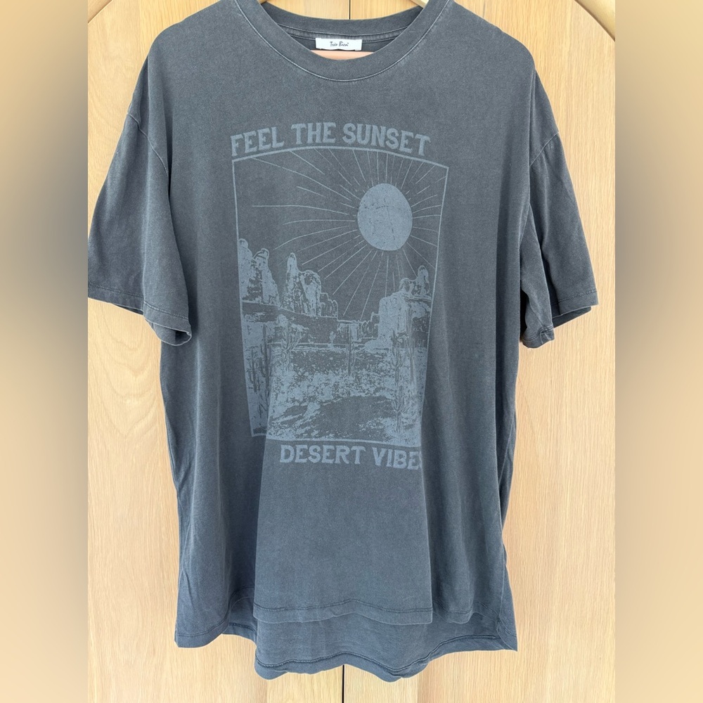 Tres Bien NWOT Charcoal Oversized Graphic Tee Feel The Sunset Desert Vibes O/S